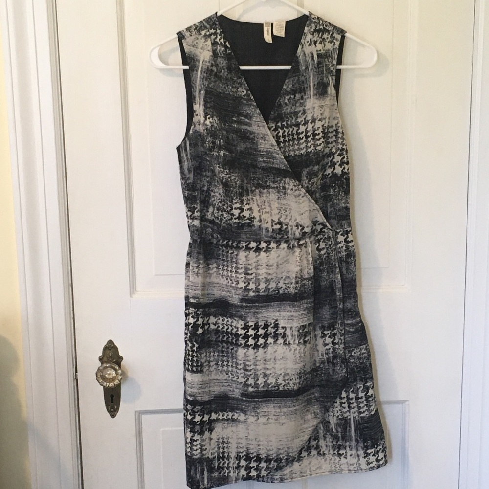 Black/cream patterned short dress NWOT Never worn!